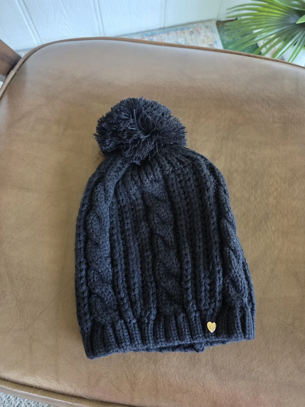 Juicy Couture Black Cable Knit Pom Hat with Heart Charm McBling Girlie Pop